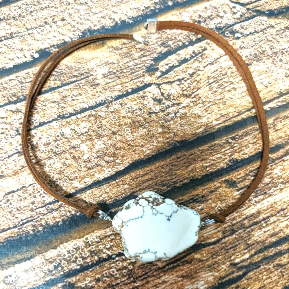 White stone & leather choker
